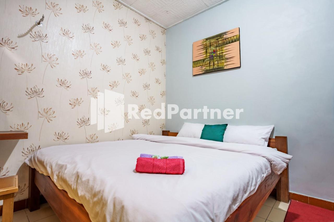 Nafisa Homestay Syariah Near Jatim Park 3 Batu Mitra Reddoorz Malang Exterior photo