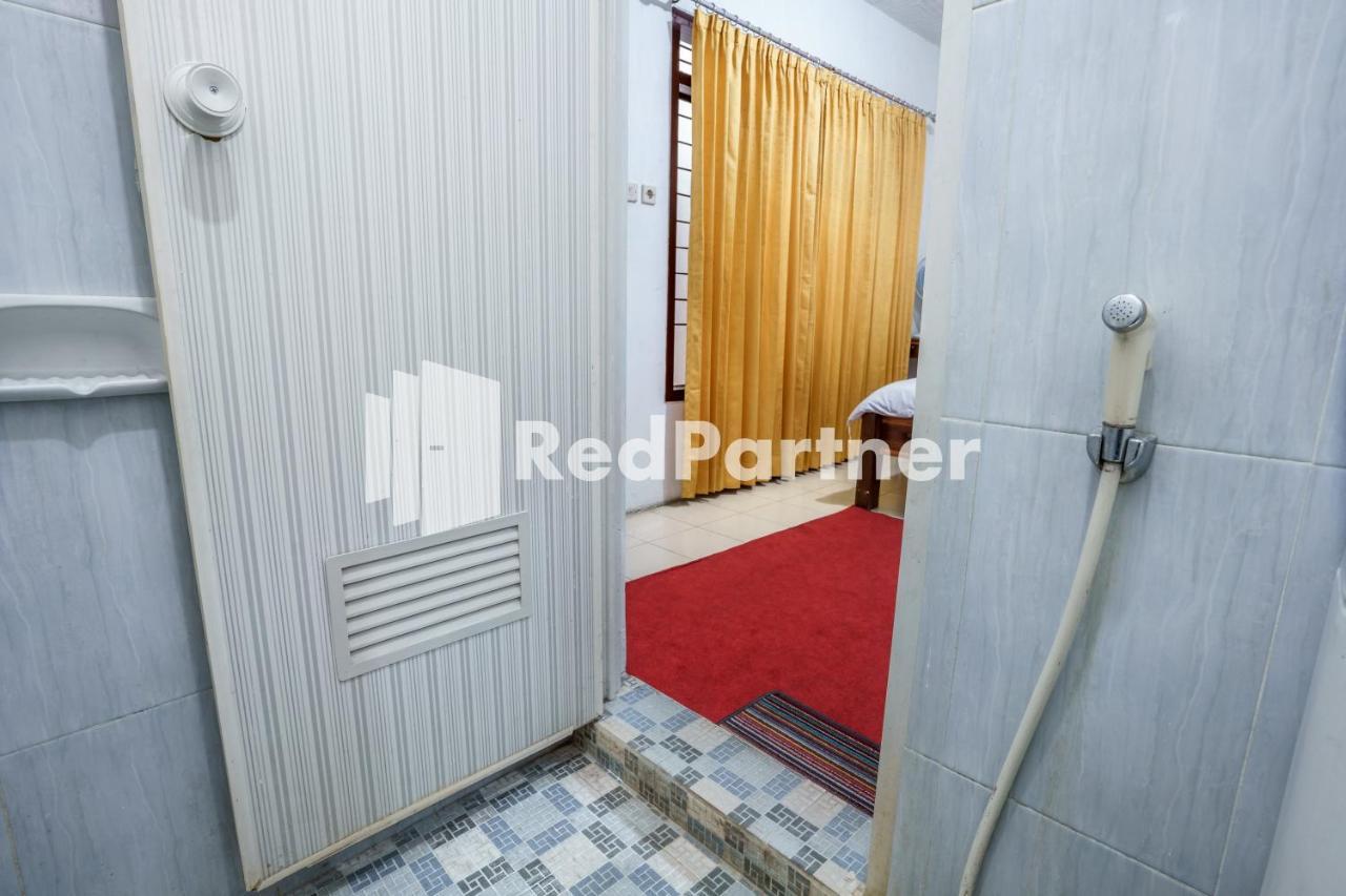 Nafisa Homestay Syariah Near Jatim Park 3 Batu Mitra Reddoorz Malang Exterior photo