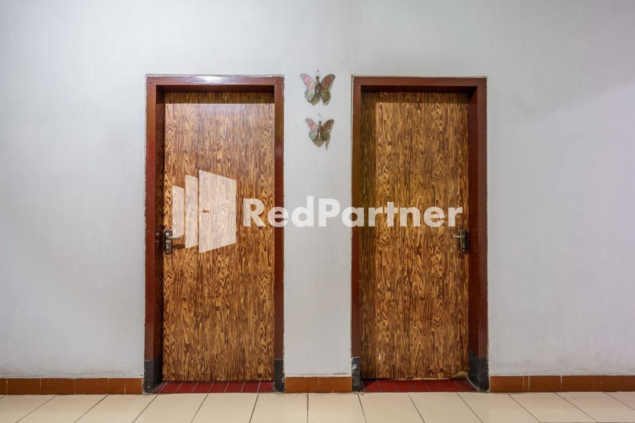 Nafisa Homestay Syariah Near Jatim Park 3 Batu Mitra Reddoorz Malang Exterior photo