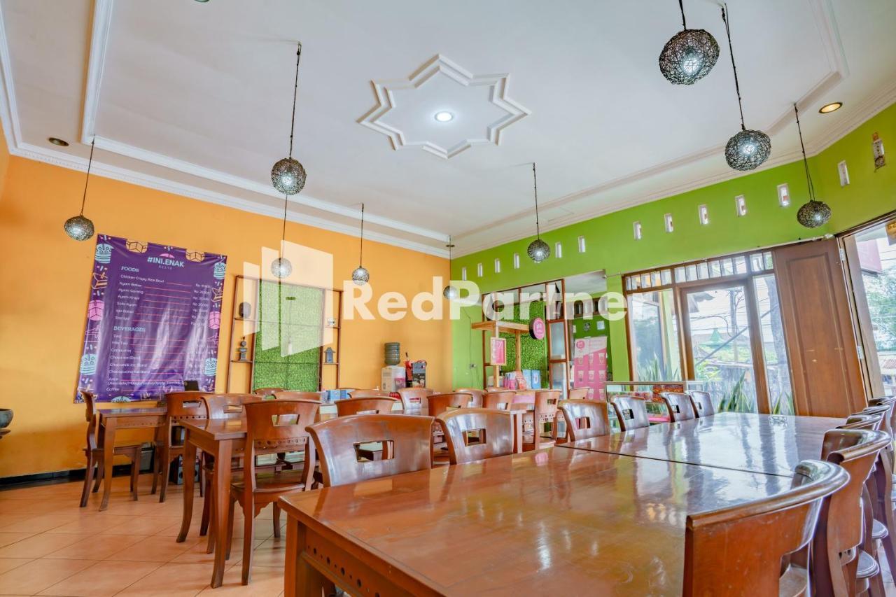 Nafisa Homestay Syariah Near Jatim Park 3 Batu Mitra Reddoorz Malang Exterior photo