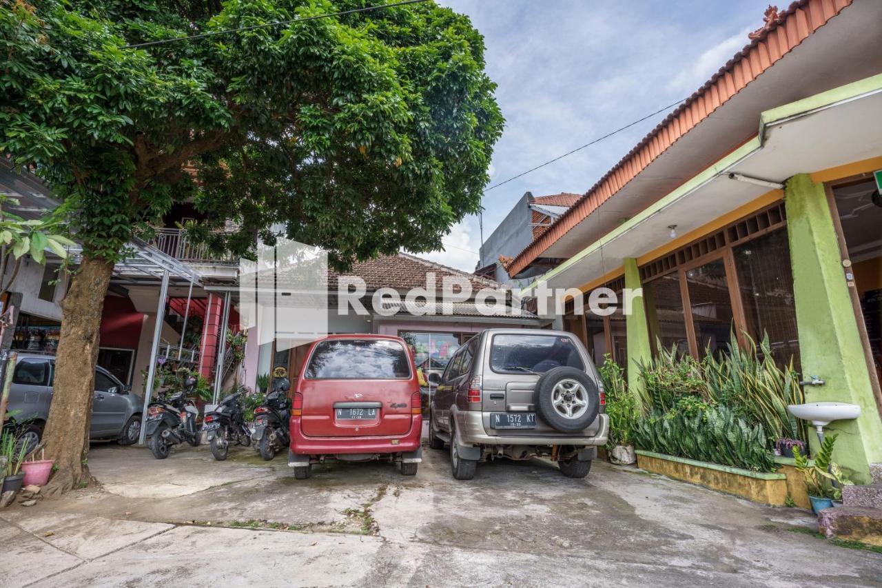 Nafisa Homestay Syariah Near Jatim Park 3 Batu Mitra Reddoorz Malang Exterior photo