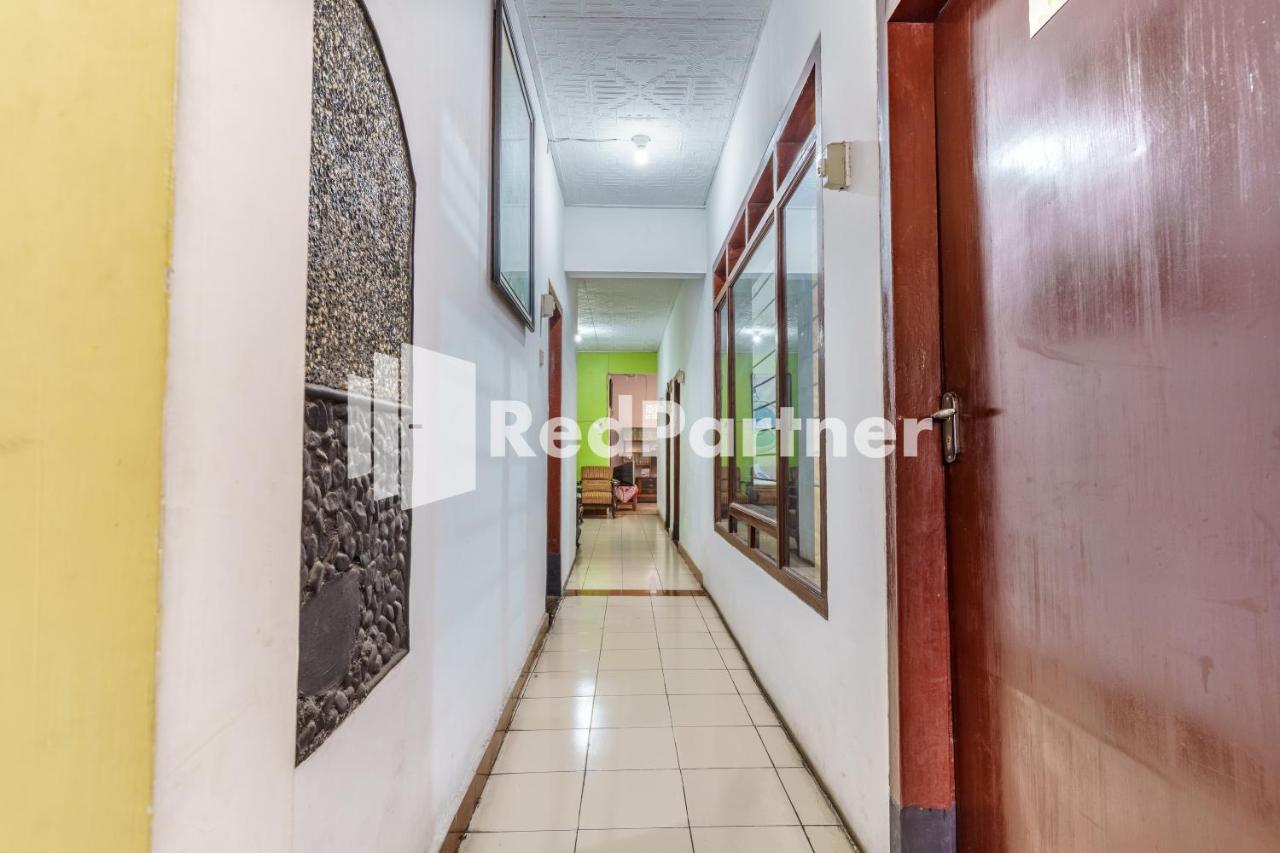 Nafisa Homestay Syariah Near Jatim Park 3 Batu Mitra Reddoorz Malang Exterior photo