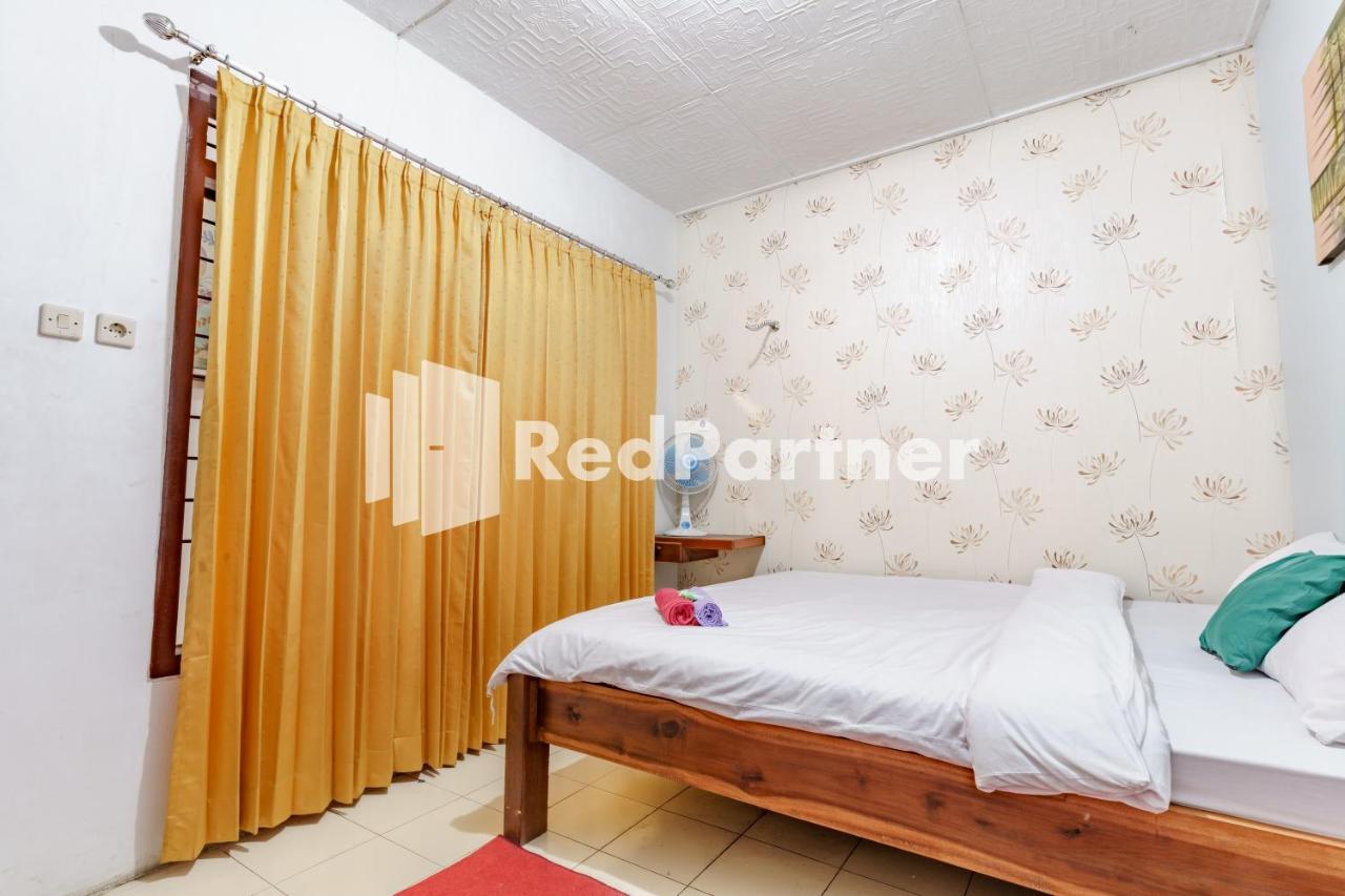 Nafisa Homestay Syariah Near Jatim Park 3 Batu Mitra Reddoorz Malang Exterior photo