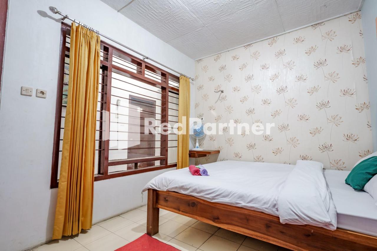 Nafisa Homestay Syariah Near Jatim Park 3 Batu Mitra Reddoorz Malang Exterior photo