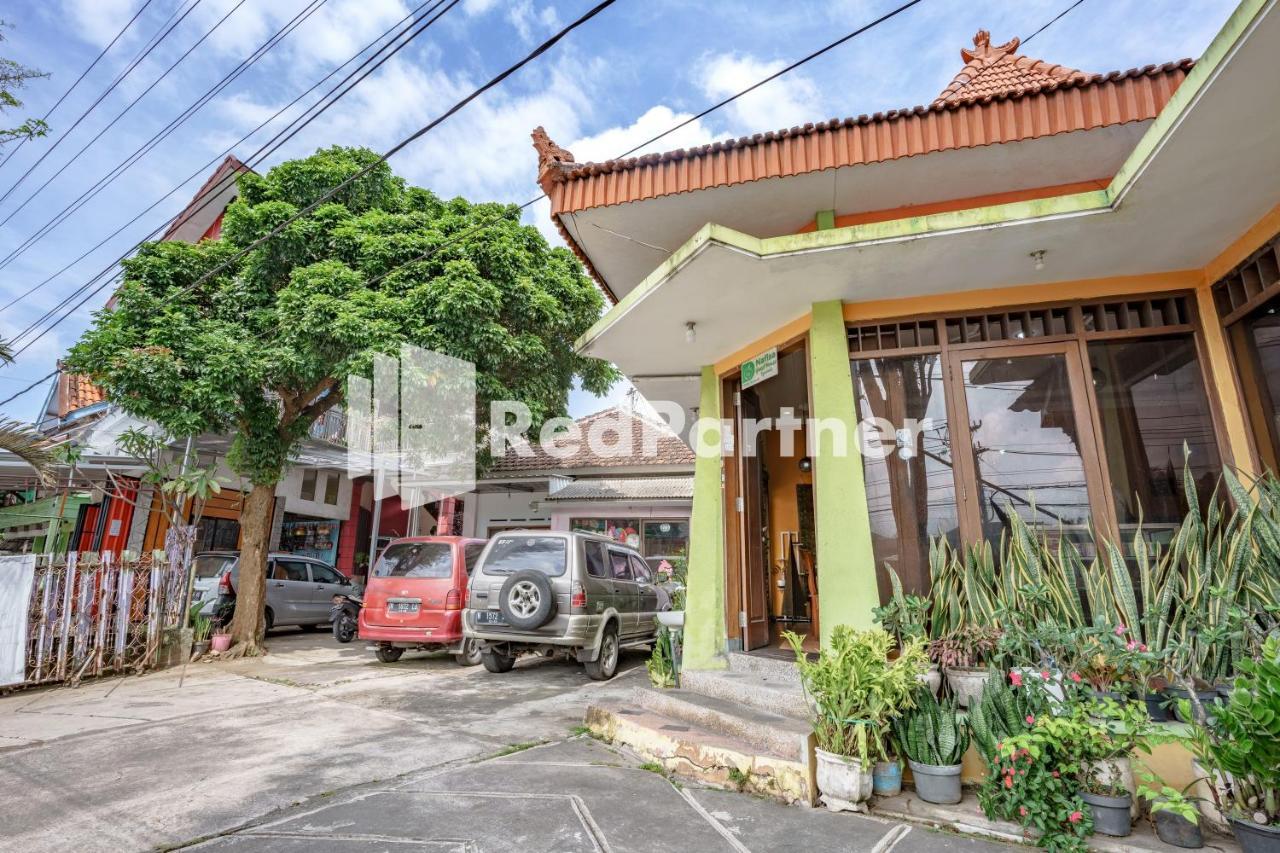 Nafisa Homestay Syariah Near Jatim Park 3 Batu Mitra Reddoorz Malang Exterior photo